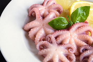 Фото Осьминог очищенный 60/80