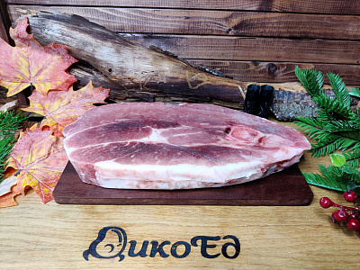 Превью Стейк из окорока кабана на кости